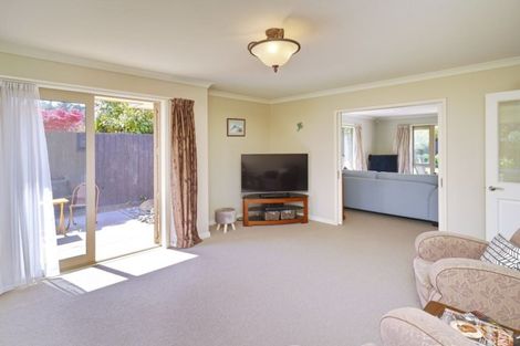 Photo of property in 10 Iti Place, Parklands, Christchurch, 8083