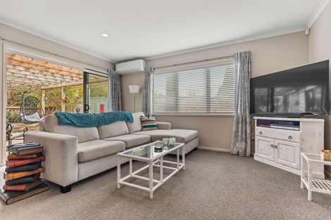 Photo of property in 64 Martyn Street, Waiuku, 2123