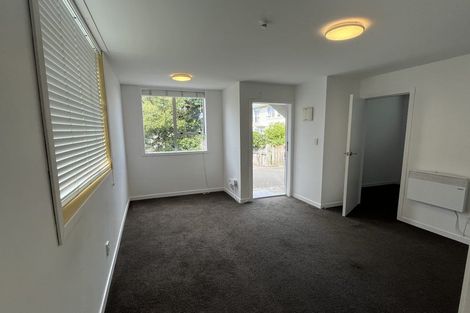 Photo of property in 17/125u Queens Drive, Lyall Bay, Wellington, 6022