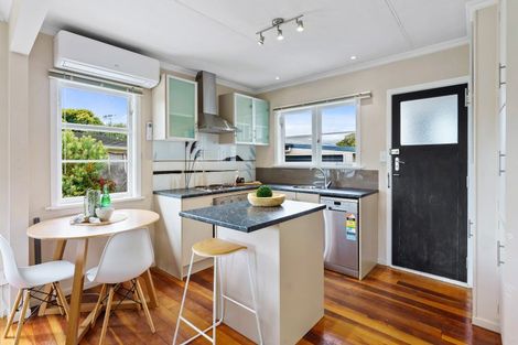 Photo of property in 16 Lemon Street, Otaki, 5512