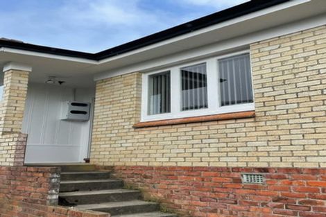 Photo of property in 22 Cliff View Drive, Green Bay, Auckland, 0604