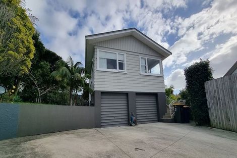 Photo of property in 17 Bevyn Street, Castor Bay, Auckland, 0620