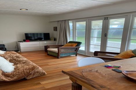 Photo of property in 12 The Avenue, Otaki Beach, Otaki, 5512