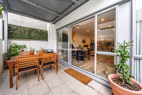 Photo of property in Sol Apartments, 2/37 Jessie Street, Te Aro, Wellington, 6011