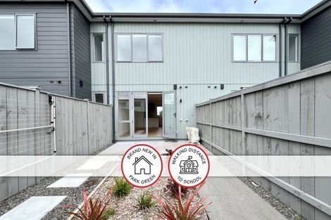 Photo of property in 10 Park Green Avenue, Rosehill, 2113