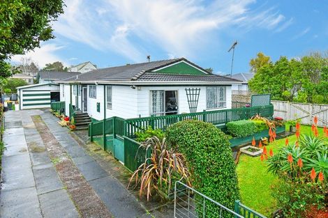 Photo of property in 13 Lipton Grove, Opaheke, Papakura, 2113