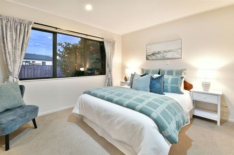 Photo of property in 5a Lillian Place, Orewa, 0931