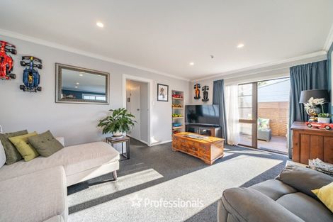 Photo of property in 33 Fenchurch Grove, Stokes Valley, Lower Hutt, 5019