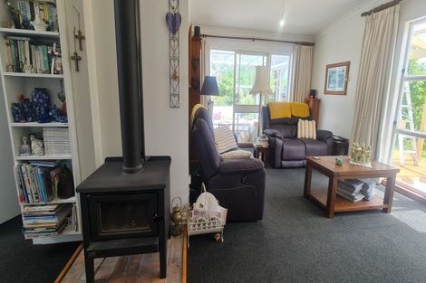 Photo of property in 27 Waitere Street, Marton, 4710