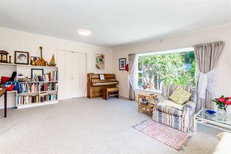 Photo of property in 8a Fleetwood Grove, Waikanae, 5036