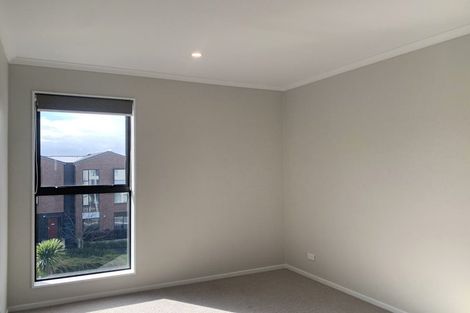 Photo of property in 3/2 Rangitamiro Place, Hobsonville, Auckland, 0616