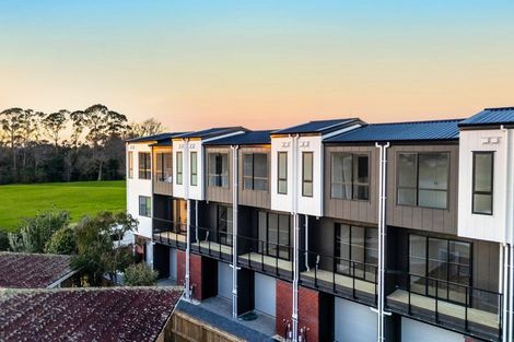 Photo of property in 32 Tiraumea Drive, Pakuranga, Auckland, 2010