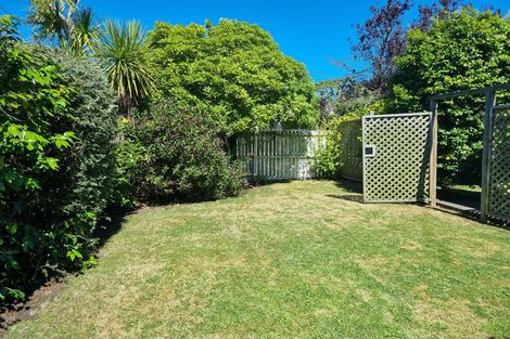 Photo of property in 35 Greendale Avenue, Avonhead, Christchurch, 8042