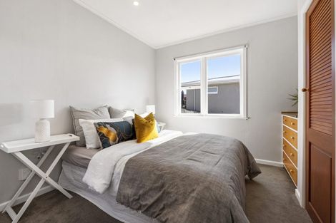 Photo of property in 21 Speedy Crescent, Hillcrest, Auckland, 0627