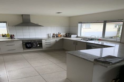 Photo of property in 121a Bruce Road, Glenfield, Auckland, 0629