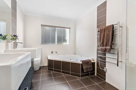 Photo of property in 68 Oakway Drive, Schnapper Rock, Auckland, 0632