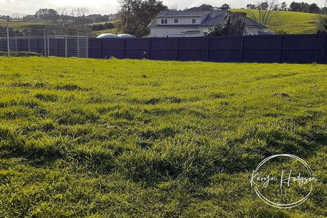 Photo of property in 11 Manaaki Circle, Paparoa, 0571