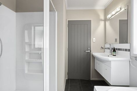 Photo of property in 2a Wallath Road, Westown, New Plymouth, 4310