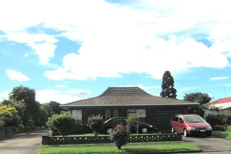 Photo of property in 2/92 Carruth Road, Papatoetoe, Auckland, 2025