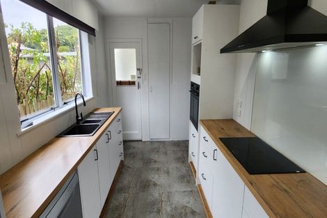 Photo of property in 21 Whakawhiti Street, Marfell, New Plymouth, 4310