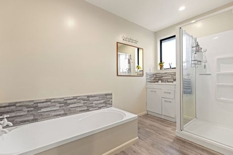 Photo of property in 10 Courtfield Close, Parklands, Christchurch, 8083