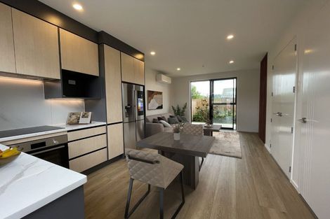 Photo of property in 27e Dawnhaven Drive, Te Atatu Peninsula, Auckland, 0610