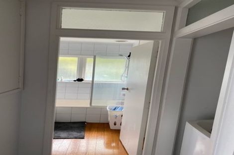 Photo of property in 2/30 Martin Crescent, Northcote, Auckland, 0627