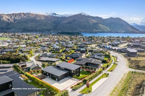 Photo of property in 33 Kirimoko Crescent, Wanaka, 9305