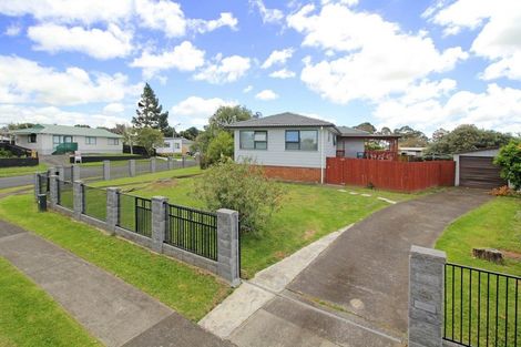 Photo of property in 9 Staverton Crescent, Mangere, Auckland, 2022