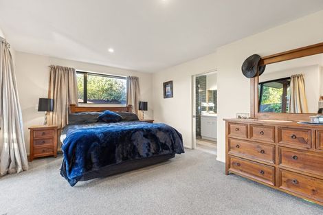 Photo of property in 10 Courtfield Close, Parklands, Christchurch, 8083