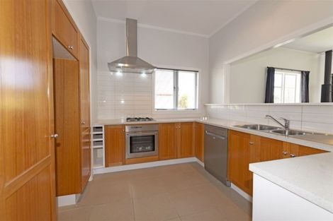 Photo of property in 25 Taupaki Road, Taupaki, Henderson, 0782