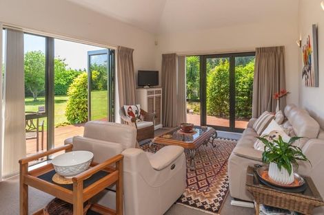Photo of property in 32 Pohutukawa Drive, Levin, 5571