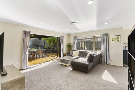 Photo of property in 71 Kath Hopper Drive, Orewa, 0931