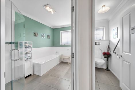 Photo of property in 18 Victoria Street, Hawera, 4610