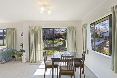 Photo of property in 2/16 Sandel Rise, Merrilands, New Plymouth, 4312