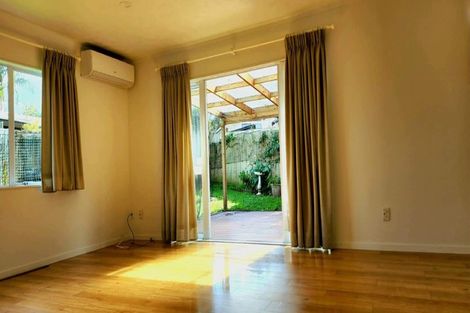 Photo of property in 11 Gloria Avenue, Te Atatu Peninsula, Auckland, 0610