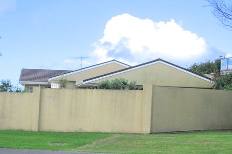 Photo of property in 62 Marellen Drive, Red Beach, 0932