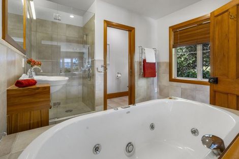 Photo of property in 38 Tizzards Road, Robinsons Bay, Akaroa, 7581