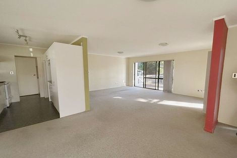 Photo of property in 9 Monarch Grove, Maoribank, Upper Hutt, 5018