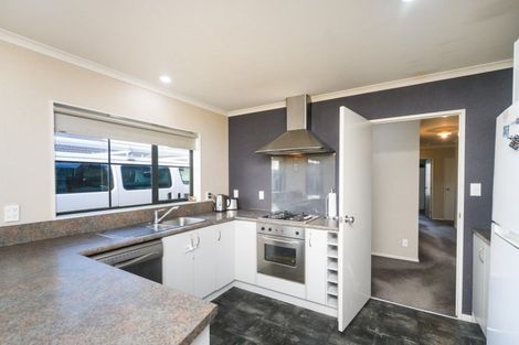 Photo of property in 34 Geneva Terrace, Kelvin Grove, Palmerston North, 4414