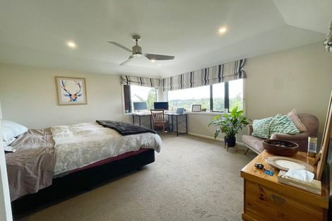 Photo of property in 1/86 Saddleback Rise, Murrays Bay, Auckland, 0630