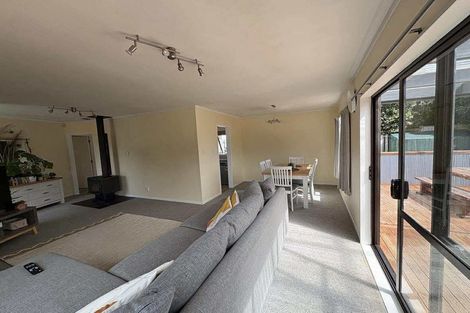 Photo of property in 3 Fenchurch Grove, Stokes Valley, Lower Hutt, 5019