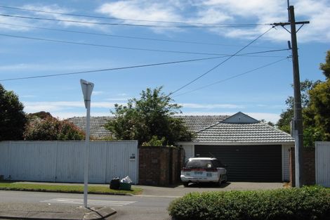 Photo of property in 180 Avonhead Road, Avonhead, Christchurch, 8042