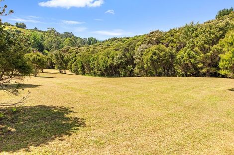 Photo of property in 129 Stratford Drive, Cable Bay, 0420