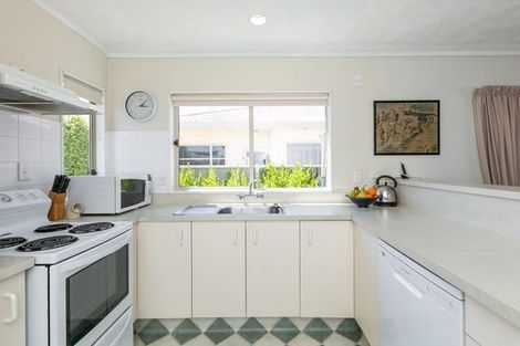 Photo of property in 2/38 Neeve Road, Taradale, Napier, 4112