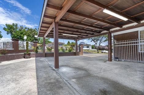 Photo of property in 121 Everglade Drive, Totara Heights, Auckland, 2105