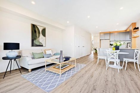 Photo of property in 30 Auranga Drive, Karaka, 2113