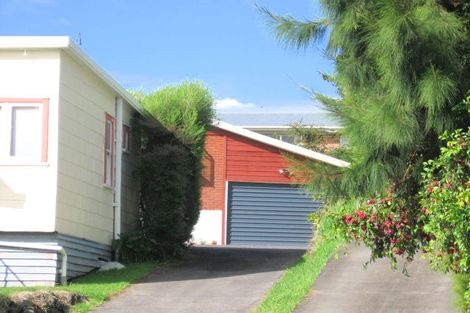 Photo of property in 44 Newington Road, Henderson, Auckland, 0612