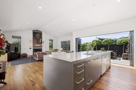 Photo of property in 26 Montgomery Crescent, Kinloch, Taupo, 3377