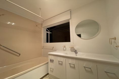 Photo of property in 6 Churton Drive, Churton Park, Wellington, 6037